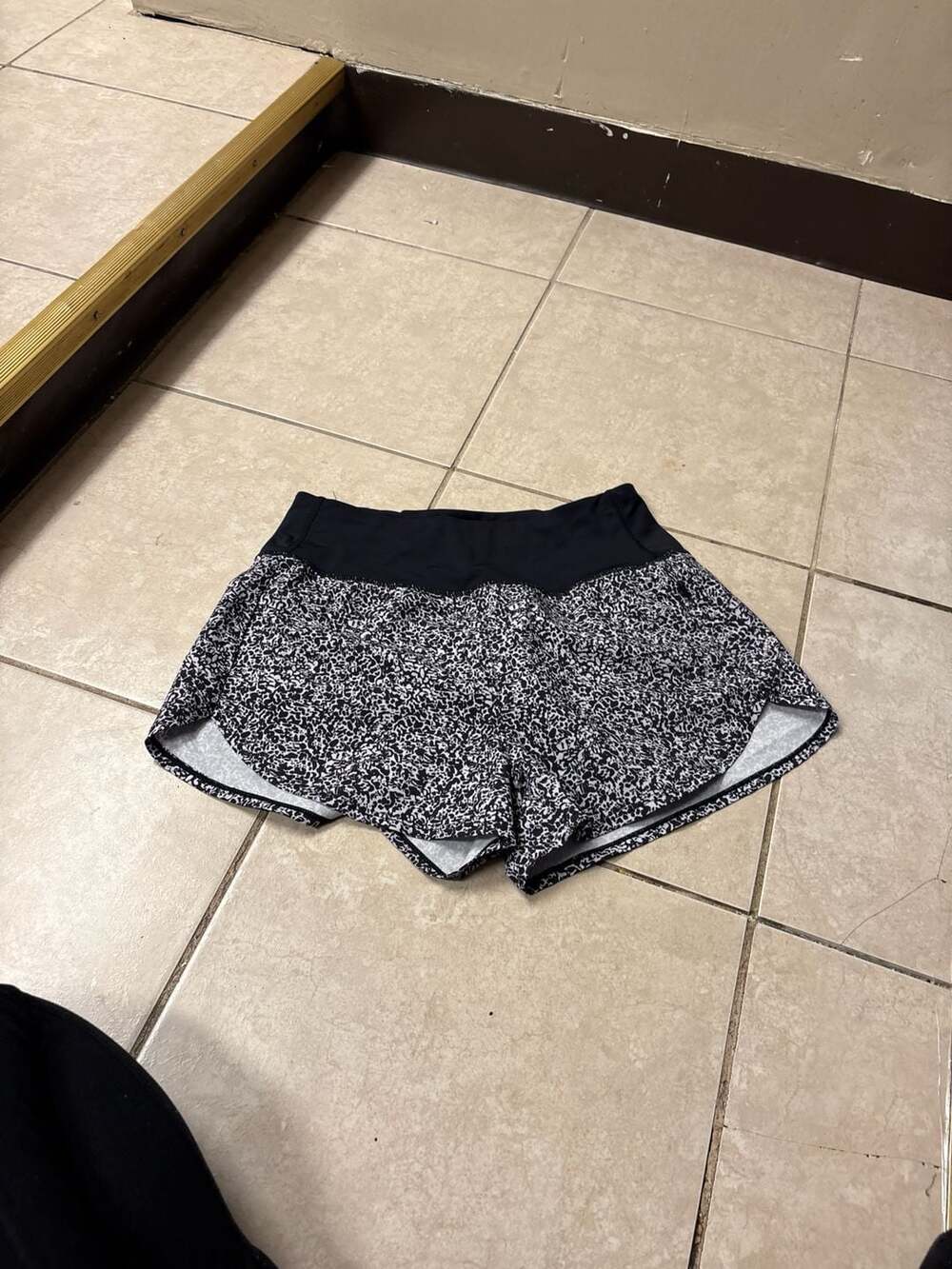 Mondetta Performance Black and White Pebble Print Running Shorts